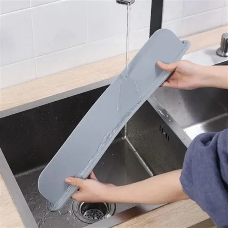 Silicone Sink Splash Guard Flexible Water Stopper for Kitchen(Random Color) - DGN Mart
